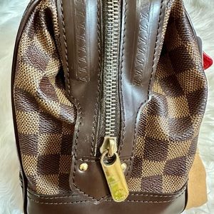 Louis Vuitton Damier hand carry bag